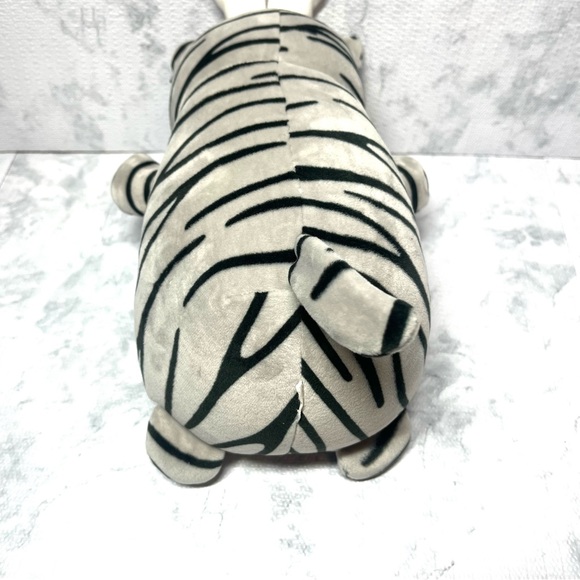 Squishmallow Zaria Cat Hug Mees Plush Gray Striped Cat w/ Easter Bunny Ears. - Picture 6 of 7